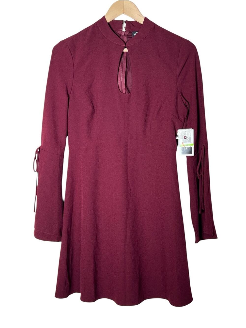 NWT Beige ECI Long Sleeve Keyhole A-Line Dress in Wine Red size 4 B86